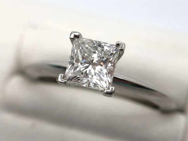 プリンセスカットソリティアリング