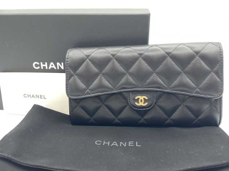 シャネル買取 クラシック ロングフラップ ウォレット AP0241