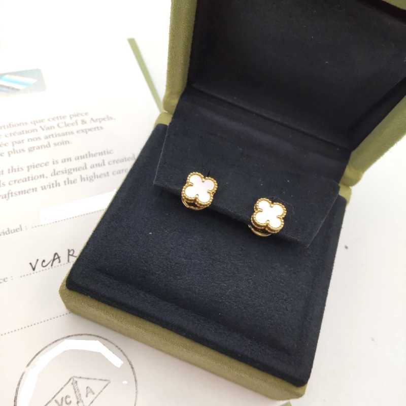 ヴァンクリーフ＆アーペル買取 スウィートアルハンブラ ピアス VCARA44800