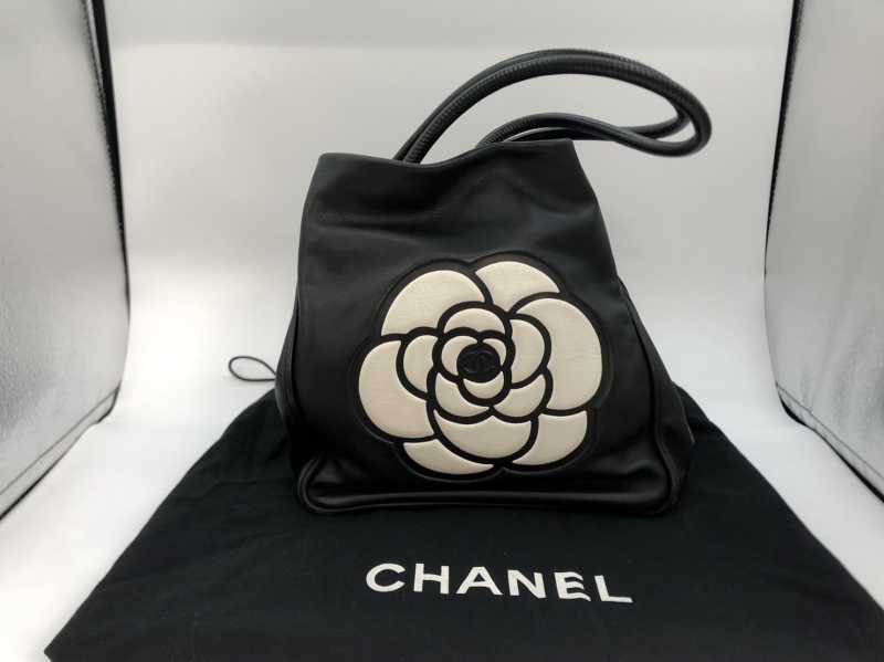 シャネル買取 カメリアトートバッグ A20856