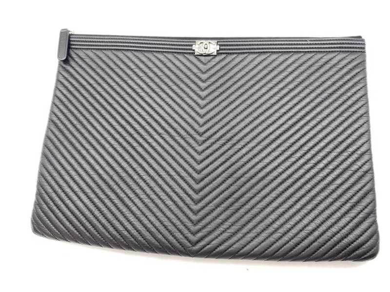 シャネル買取 ボーイシャネル Vステッチ クラッチバッグ 21番台