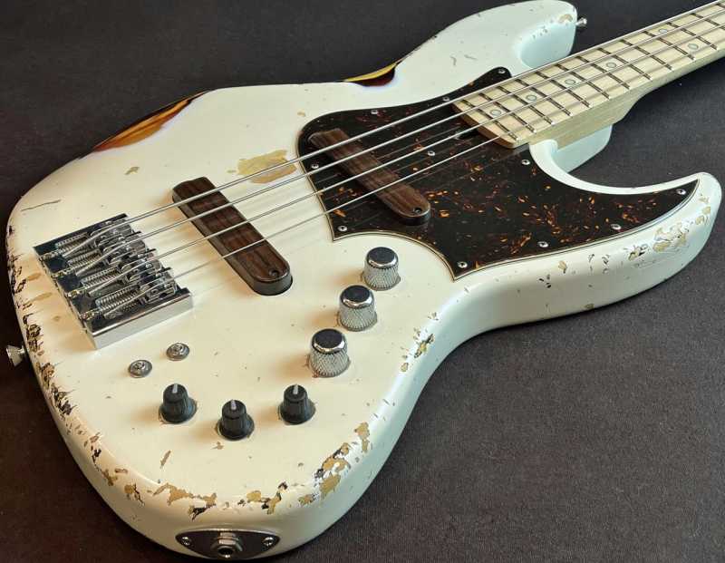 ベース Xotic XJ-1T 4st Vintage White over3TBの買取実績(166238 