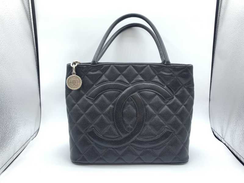 シャネル買取 復刻トート A01804
