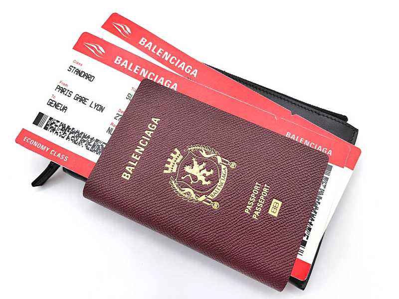 バレンシアガ買取 パスポートフォンホルダー 787733