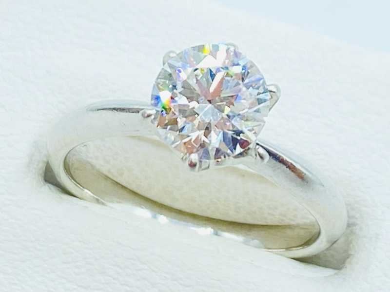 ダイヤモンド買取 プラチナ台 ラウンドブリリアントカット ダイヤモンド 1.05ct リング