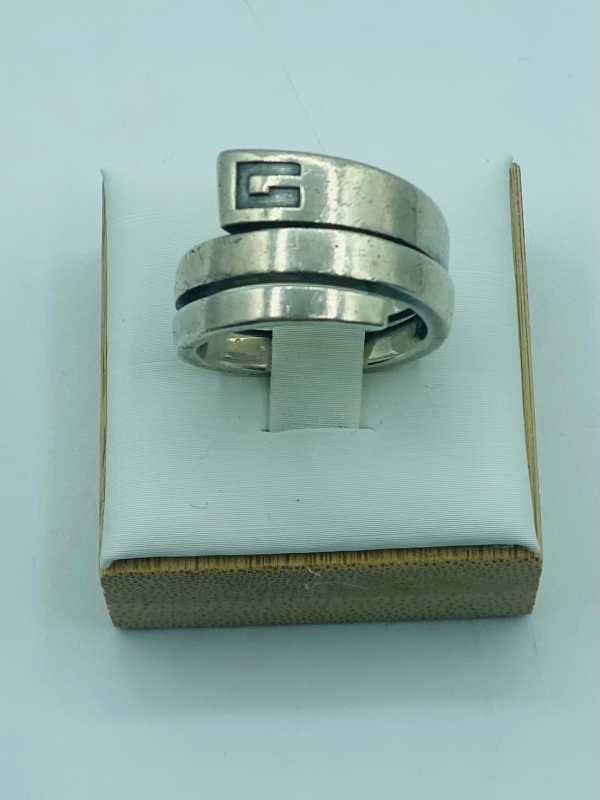 Gucci　スパイラルスネークリング　SV925買取