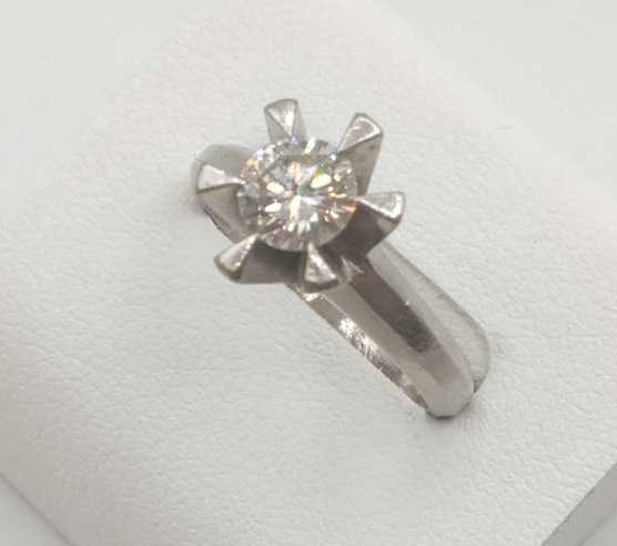 ダイヤモンド　買取　宝石　0.3ｃｔ