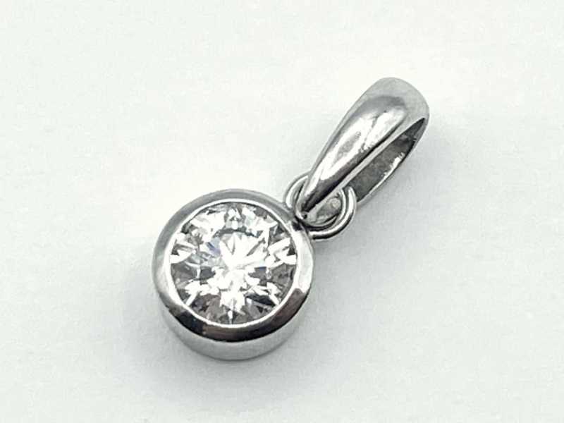 ダイヤモンド買取 PT900 覆輪留め ペンダントトップ