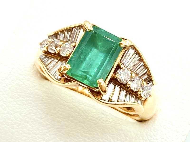 エメラルド買取 宝石買取 K18 エメラルド 1.59ct ダイヤモンド 0.67ct デザインリング
