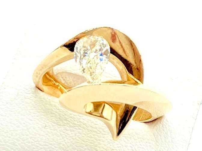 ダイヤモンド買取 K18イエローゴールド台 ダイヤモンド 1.030ct デザインリング