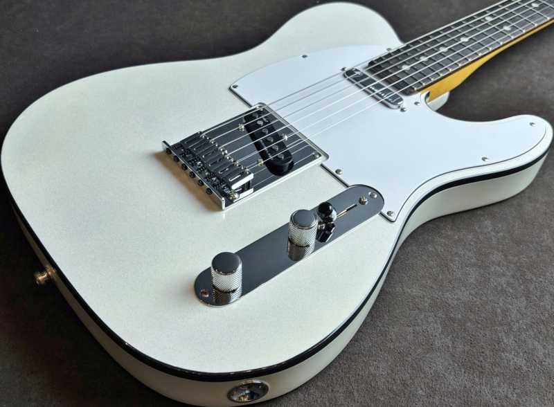 Fender American Ultra Telecaster Arctic Pearl 買取