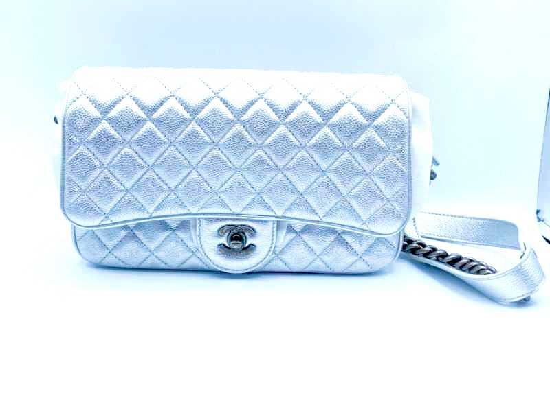 シャネル買取 チェーンショルダーバッグ ラムスキン シルバー 22番台