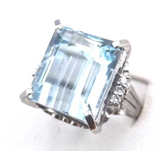 宝石買取　アクアマリンダイヤモンドリング　プラチナ