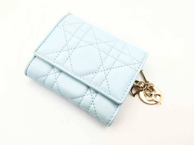 ディオール　買取　レディディオール 二つ折り財布