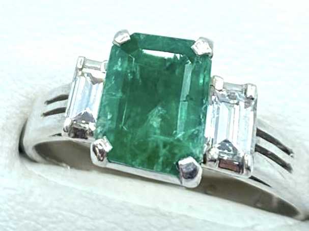 宝石買取 プラチナ台 エメラルド 1.42ct 脇石 ダイヤモンド 0.37ct リング