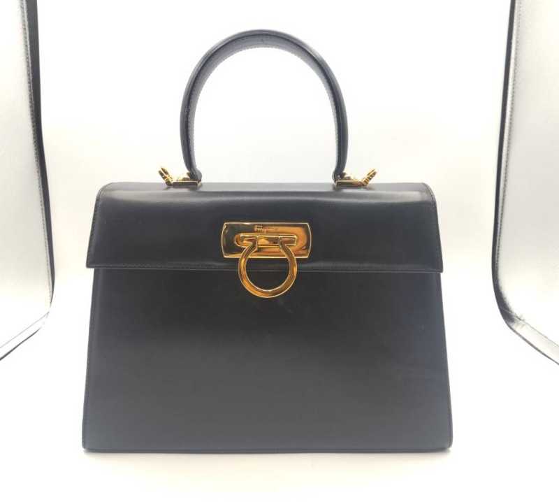 フェラガモ　買取　ガンチーニ ハンドバッグ