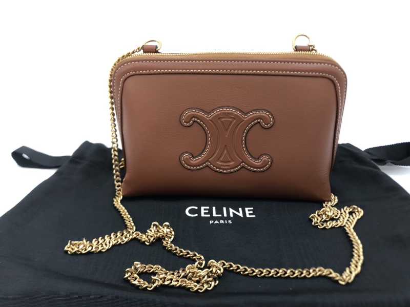 セリーヌ買取 キュイルトリオンフチェーンクラッチ