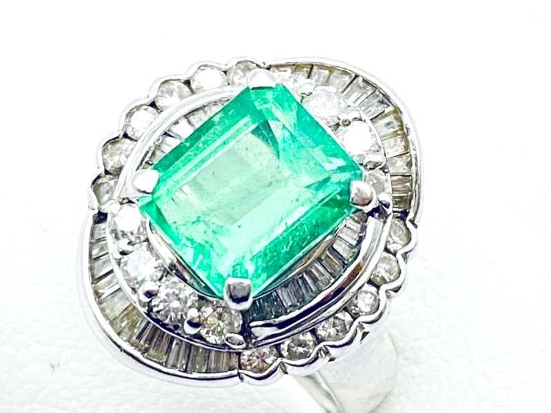 宝石買取 プラチナ台 エメラルド ダイヤモンド デザインリング