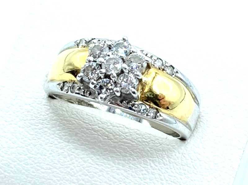 ダイヤモンド買取 プラチナ K18 コンビ台 ダイヤモンド 0.51ct デザインリング