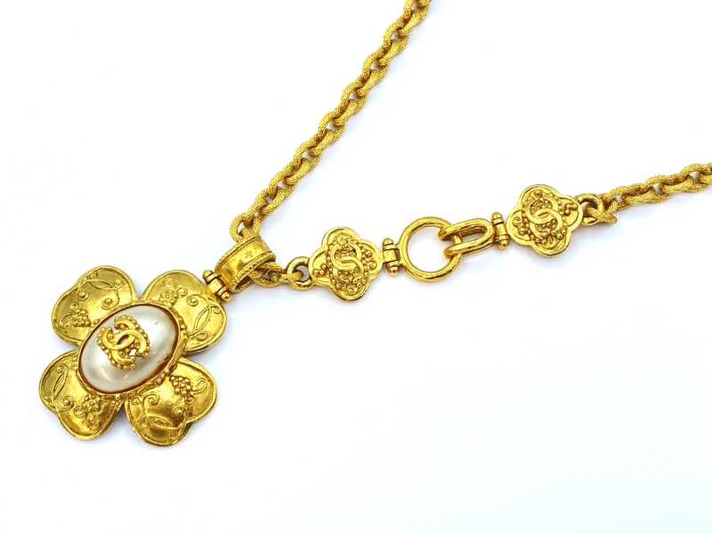 シャネル買取 ネックレス クローバー ココマーク フェイクパール 96A