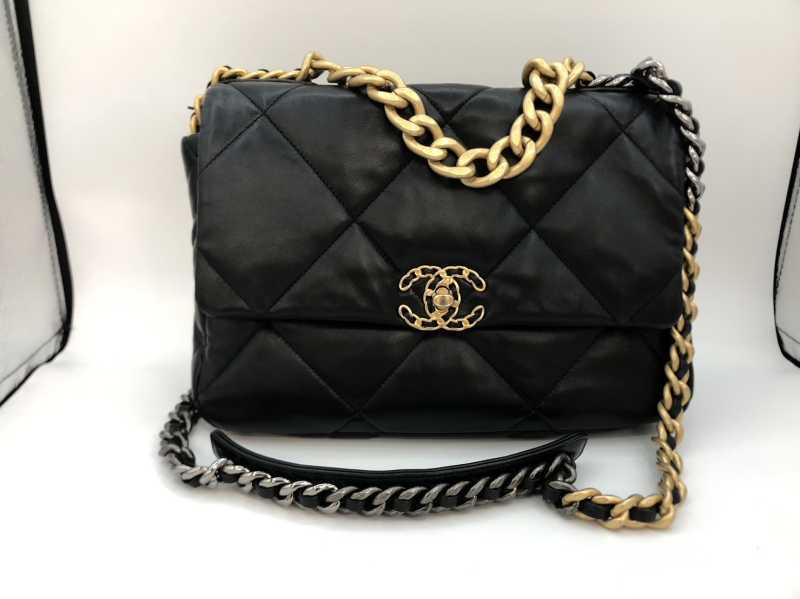 シャネル買取 19ラージハンドバッグ AS1161