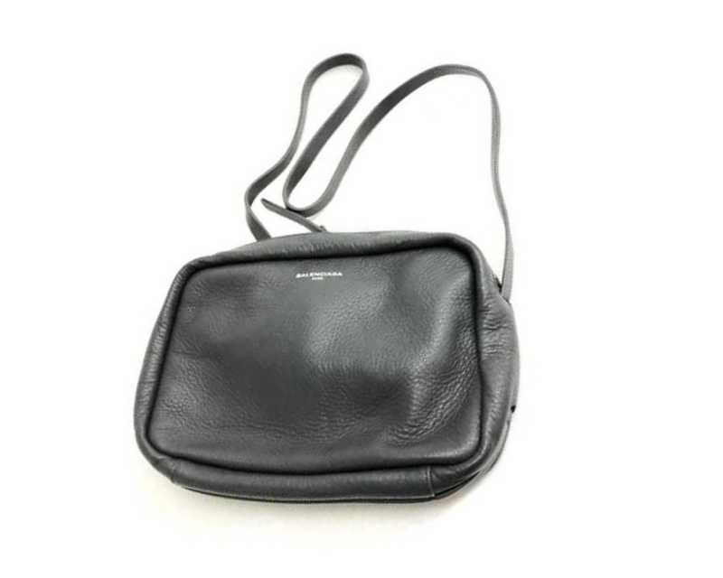 バレンシアガ買取 エブリデイ カメラバッグ