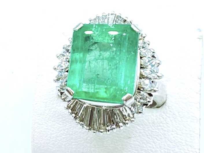 宝石買取 プラチナ台 エメラルド ダイヤモンド リング