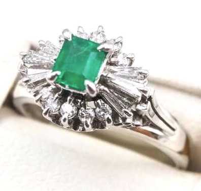 宝石買取　エメラルドダイヤモンドリング　プラチナ