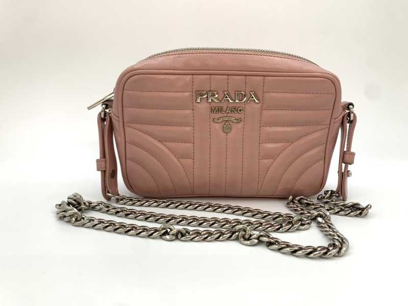 プラダ買取 ダイアグラムチェーンショルダーバッグ 1BH084