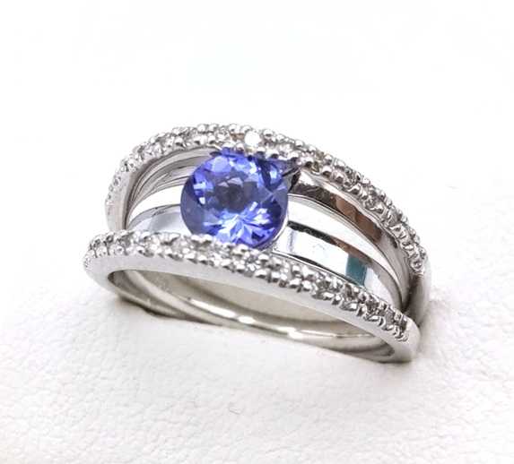 宝石買取　タンザナイトダイヤモンドリング　750