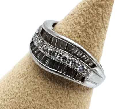 宝石買取 Pt900 ダイヤモンド デザイン リング