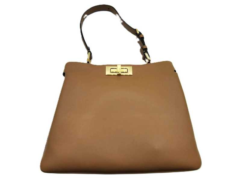 フェンディ買取 ピーカブ ソフト ミディアム ８BN353