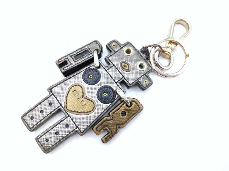 プラダ買取 キーホルダー