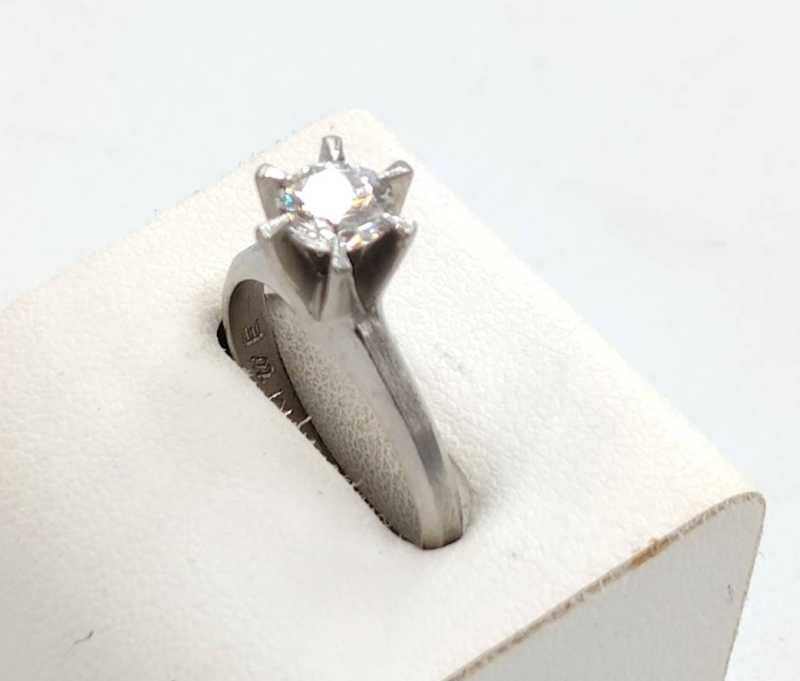 ダイヤ　買取　指輪　0.3ct