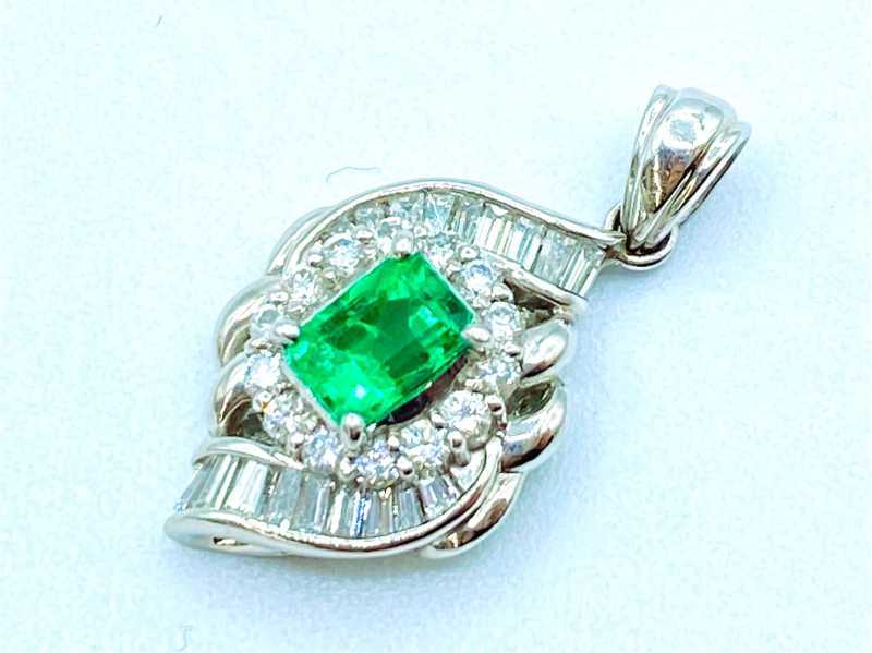 宝石買取 プラチナ台 エメラルド ダイヤモンド ペンダントトップ