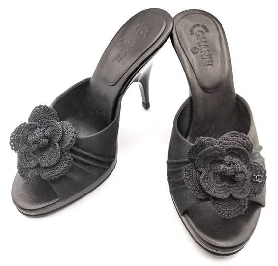 シャネル買取　ミュール　カメリア