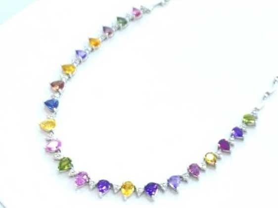 宝石買取 K18ホワイトゴールド台 カラーストーン  ネックレス