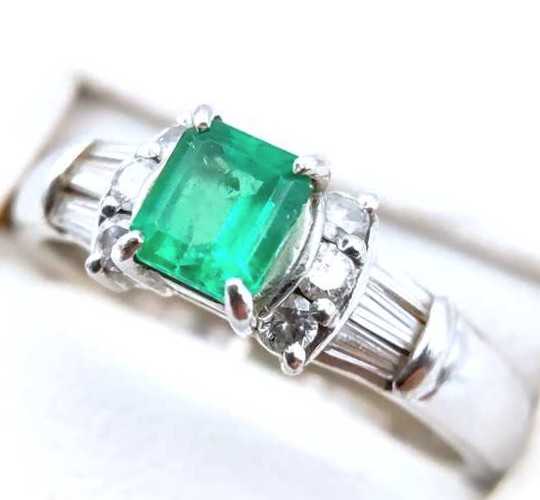 宝石買取　エメラルドダイヤモンドリング　プラチナ