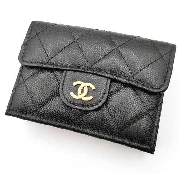 シャネル買取　クラシックスモールフラップウォレット　キャビアスキン　AP0230