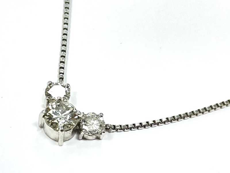ダイヤモンド買取 ３ストーンプラチナネックレス