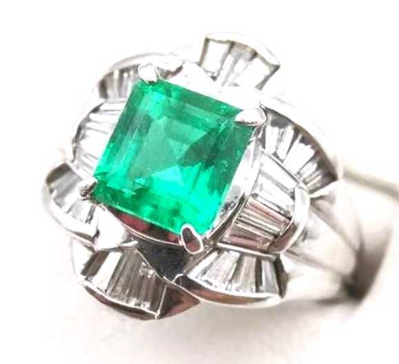 宝石買取　エメラルドダイヤモンドリング　プラチナ