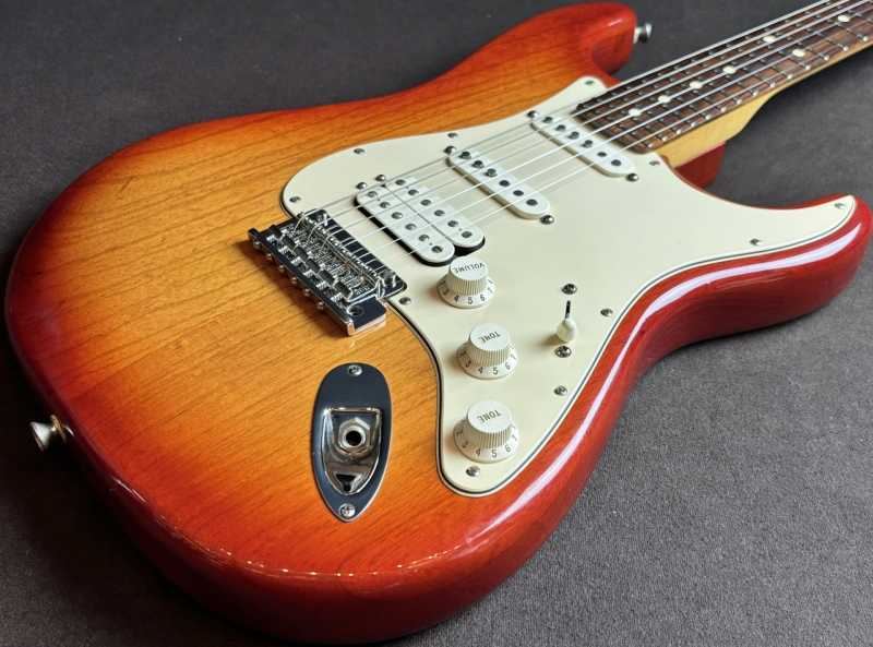 Fender American Standard Stratocaster HSS 買取