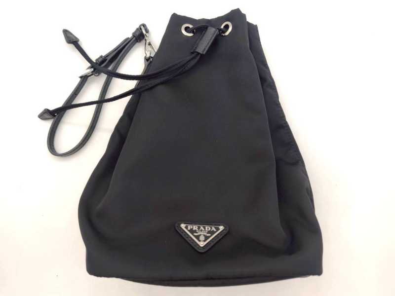 プラダ買取 トライアングルロゴ ポーチ 1NS369