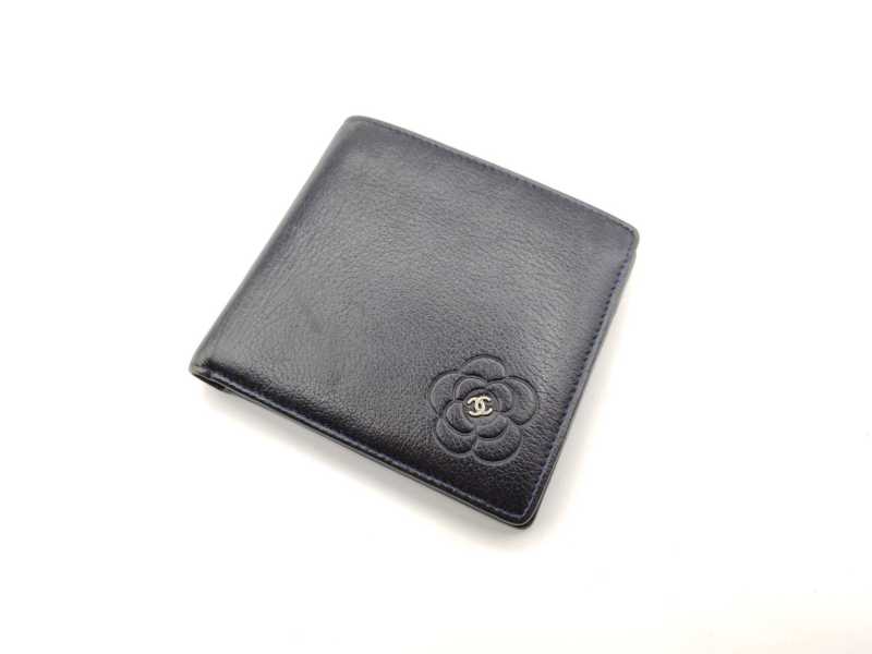 シャネル　買取　カメリア　二つ折り財布