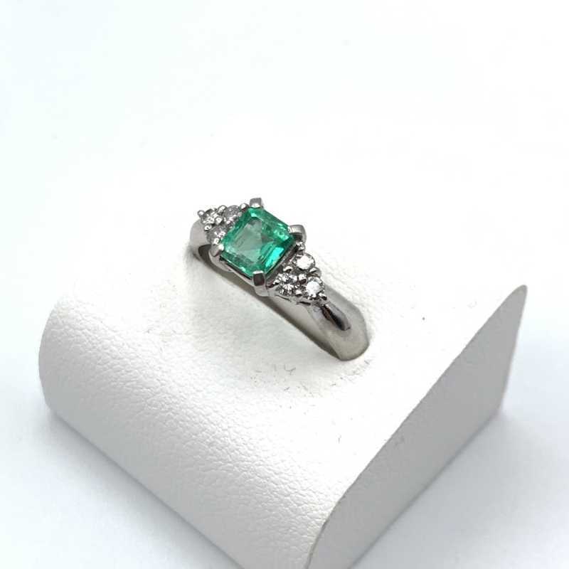 宝石買取 プラチナリング エメラルド ダイヤ Pt900 1ct