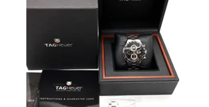 箱やギャランティカードがあれば、<br />
査定の際にご一緒にお持ちくださいイメージ