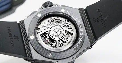 汚れが目立つラバーストラップ<br />
長持ちするコツを押さえておきましょうイメージ