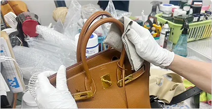 可能な範囲で汚れは落としましょう<br />
状態が良い方が高価査定になりますイメージ