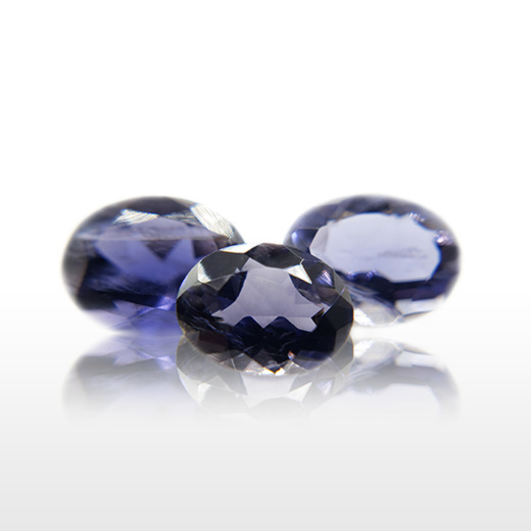 アイオライト（IOLITE）