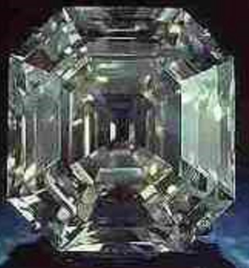Portuguese Diamond（ポーチュギーズダイヤモンド）127.01ct